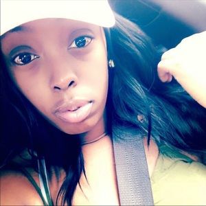 Meet your Posher, Alishia